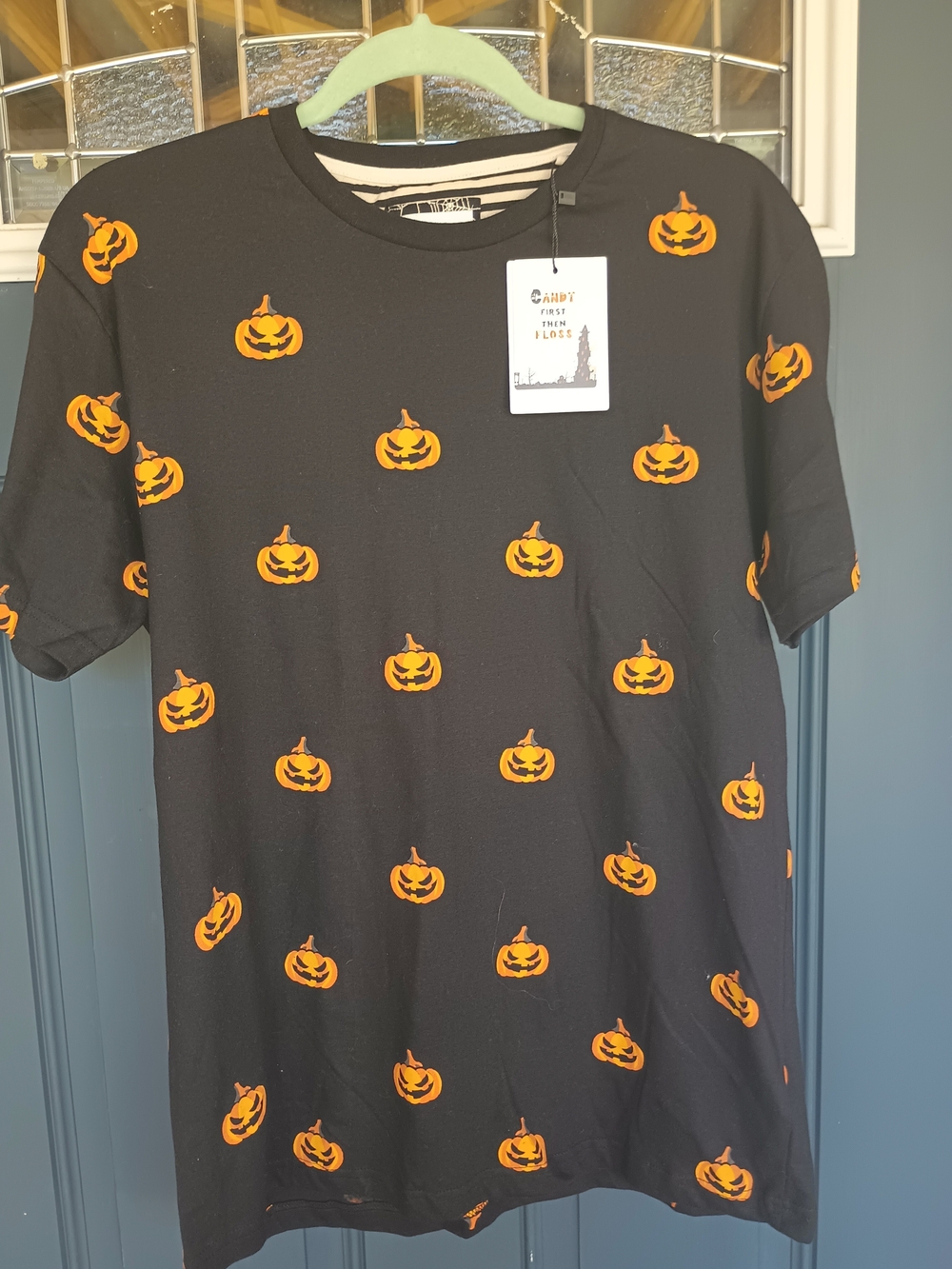 Denim & Flower Black Short Sleeve Tee with Orange Pumpkin Print Size M Women's